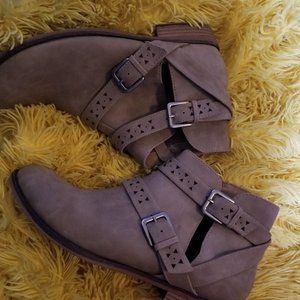 Cityclassified Suede Booties